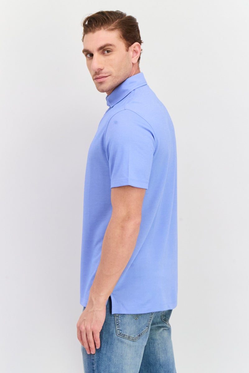 Tailorbyrd قميص بولو بأكمام قصيرة للرجال بتصميم عادي، مزين بشعار، أزرق فاتح - Image 2